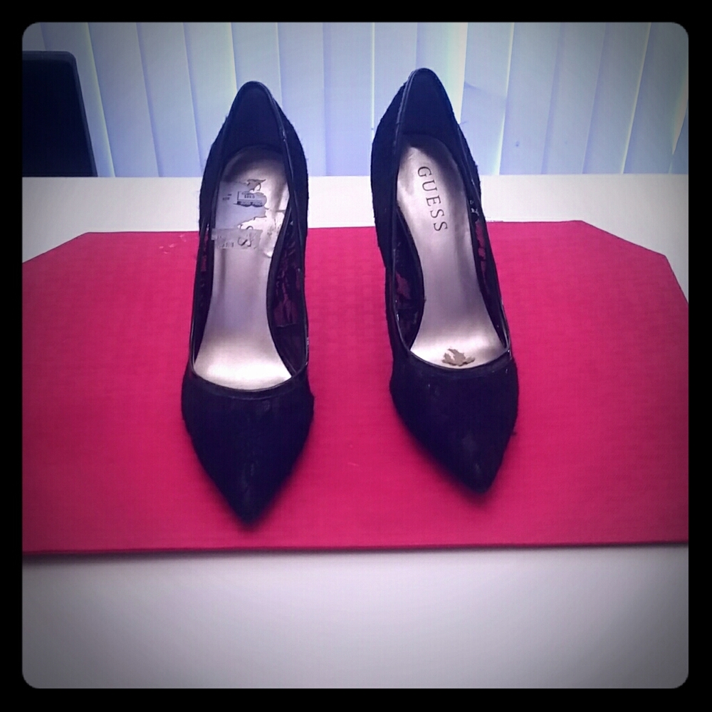 Guess Lace Pumps